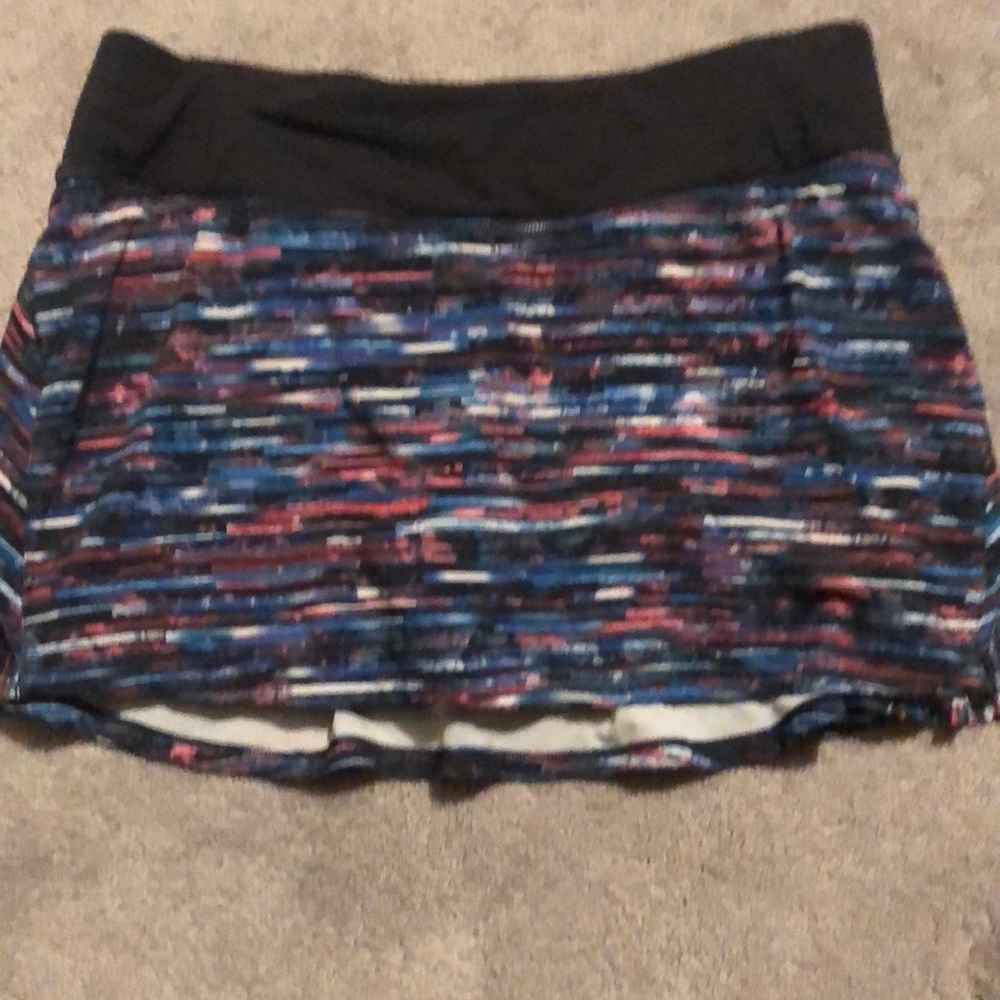 Lululemon Size 8 Reg blue/green/black/red/wt skirt